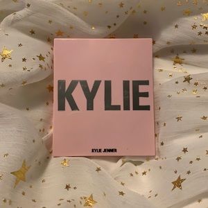 Kylie Cosmetics “Quartz” Highlighter